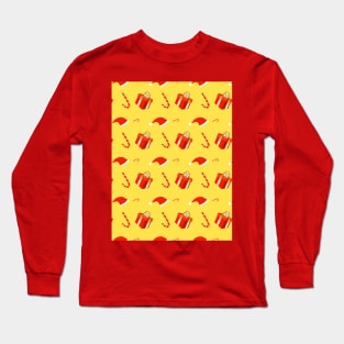 Gift box and Santa hat on Christmas pattern Long Sleeve T-Shirt